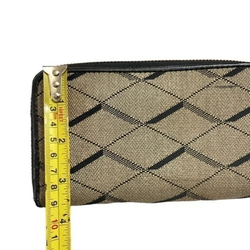 Fossil gray and black wristlet wallet